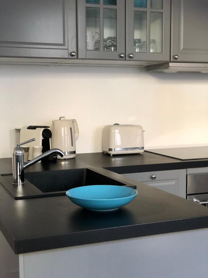 Charming And Modernly Designed 2 Bedroom - Old Town 앙티브 외부 사진