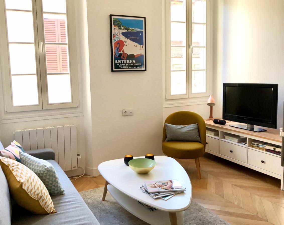 Charming And Modernly Designed 2 Bedroom - Old Town 앙티브 외부 사진