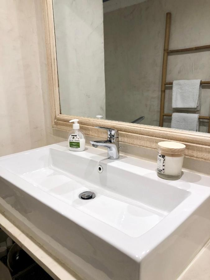 Charming And Modernly Designed 2 Bedroom - Old Town 앙티브 외부 사진