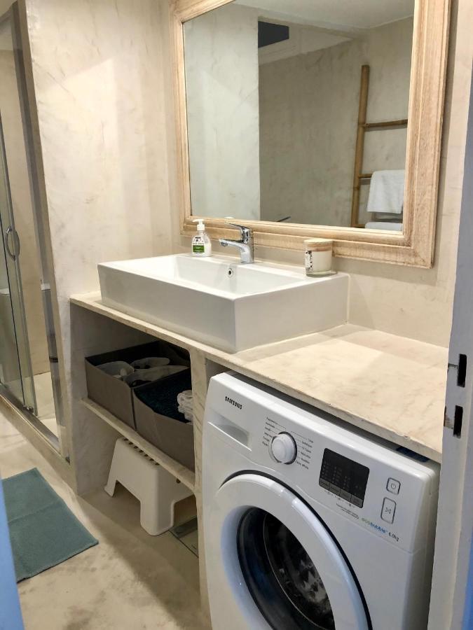 Charming And Modernly Designed 2 Bedroom - Old Town 앙티브 외부 사진